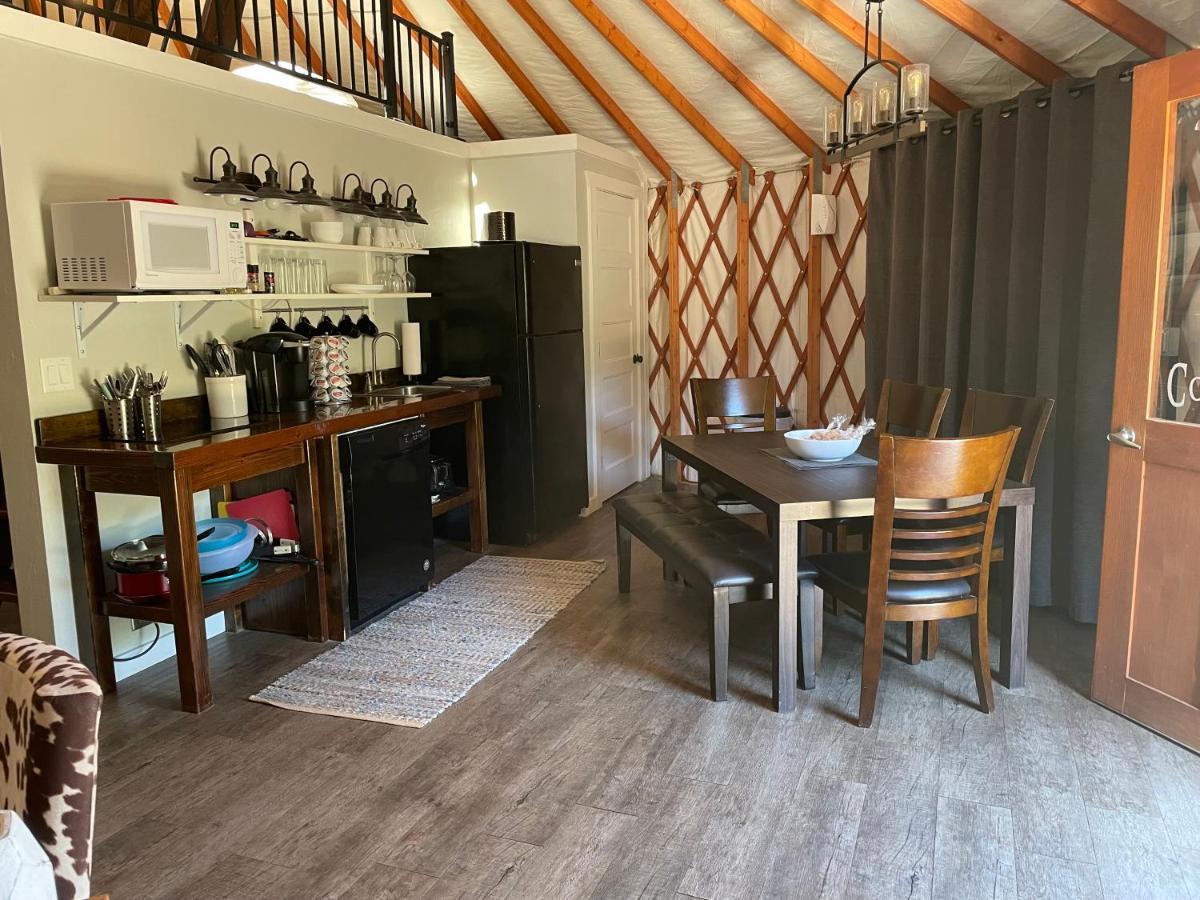 Escalante Yurts - Luxury Lodging Extérieur photo
