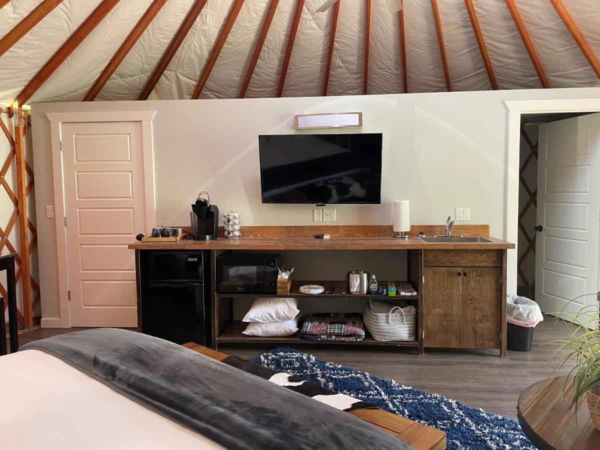 Escalante Yurts - Luxury Lodging Extérieur photo